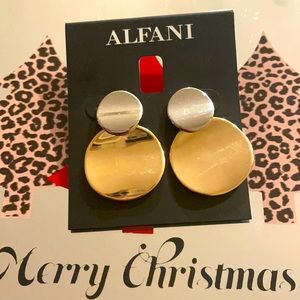 Silver and golf elegant earrings